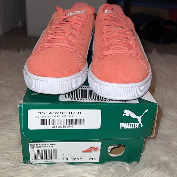 Puma Shoes - Puma suede classic sneakers